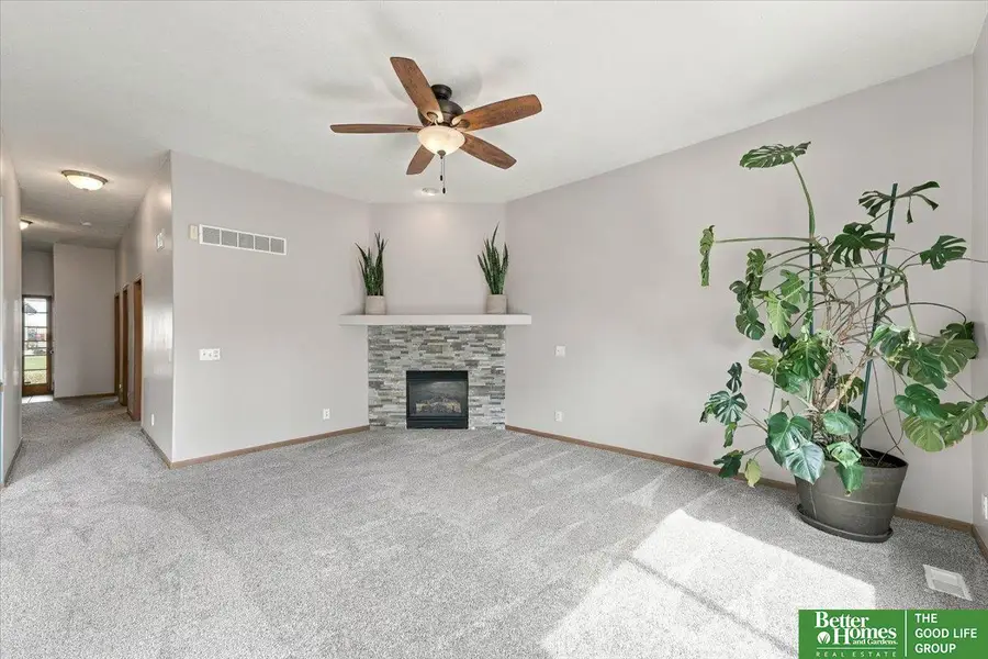 2207 Aberdeen Drive, Papillion, NE 68046 - #3