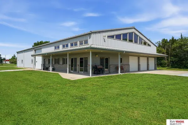 602 W 2nd Street #Option 2, Blue Springs, NE 68318