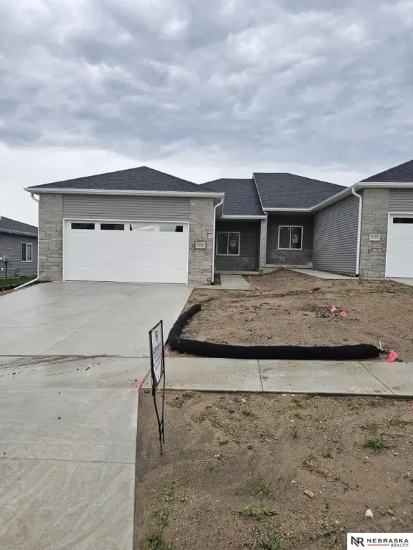 9500 Duckhorn Drive, Lincoln, NE 68526