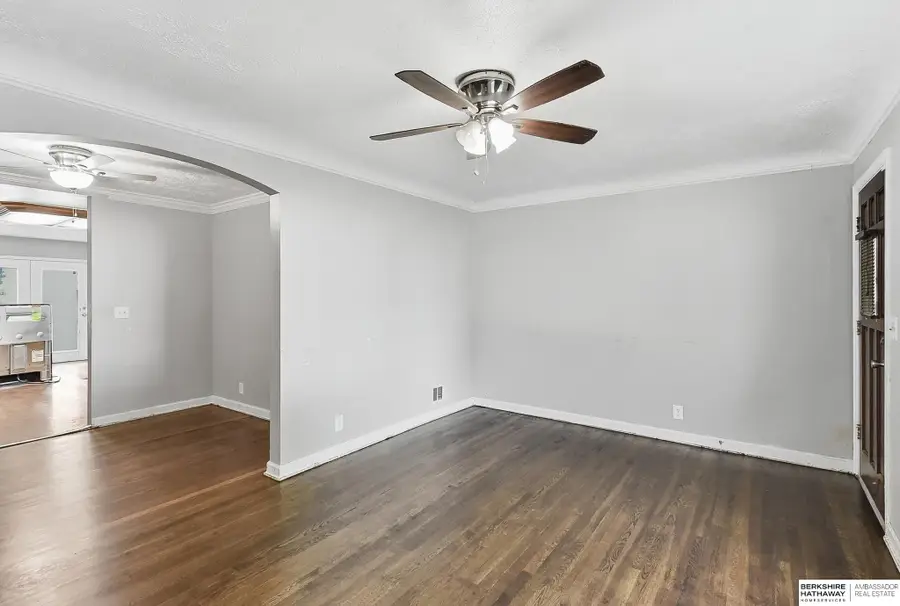 4529 Grand Avenue, Omaha, NE 68104 - #2