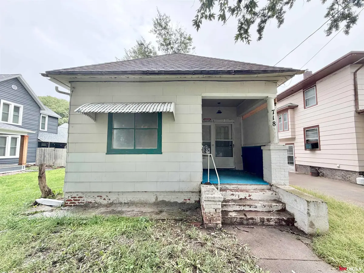 718 N Bellevue Avenue, Hastings, NE 68901 - #1