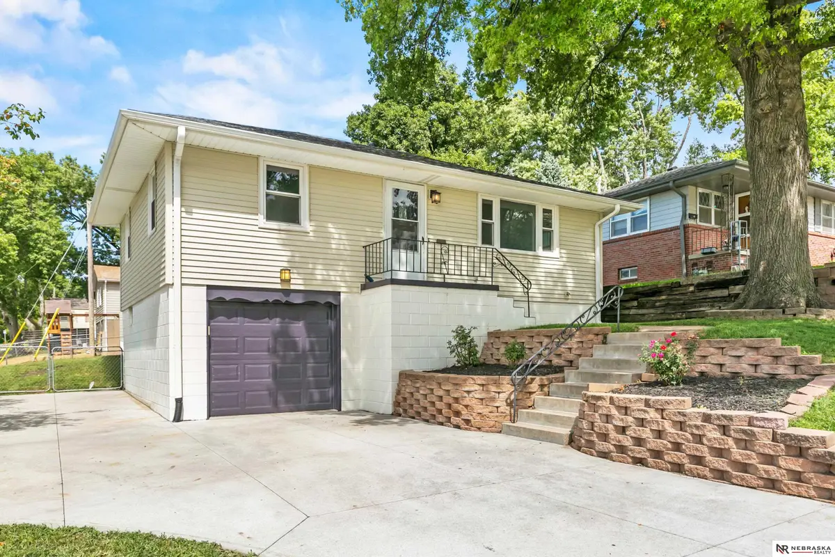 6226 Oak Street, Omaha, NE 68106 - #1