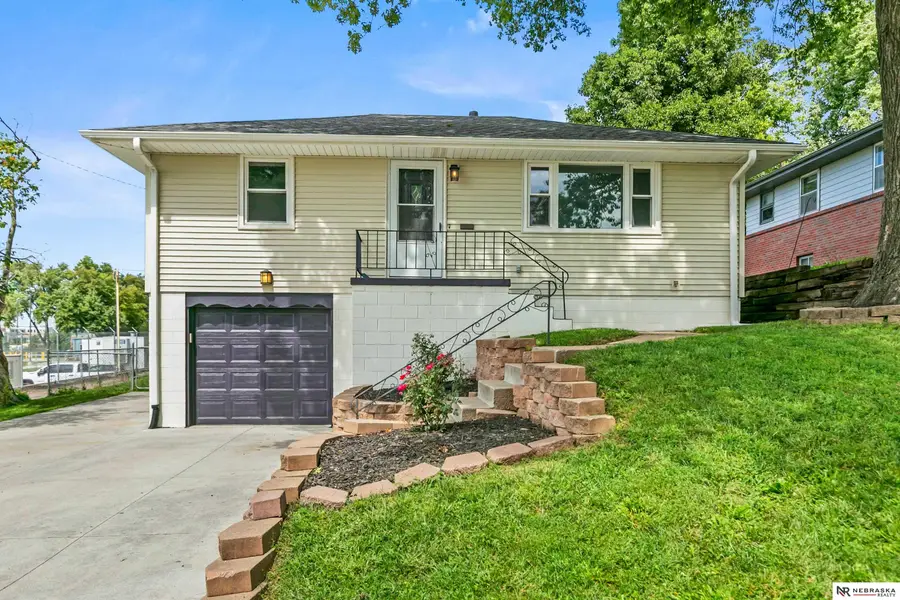 6226 Oak Street, Omaha, NE 68106 - #2