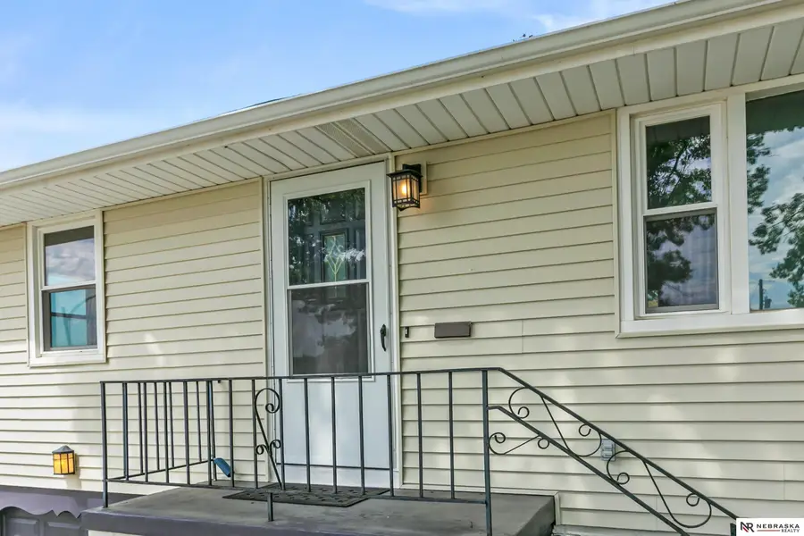 6226 Oak Street, Omaha, NE 68106 - #3