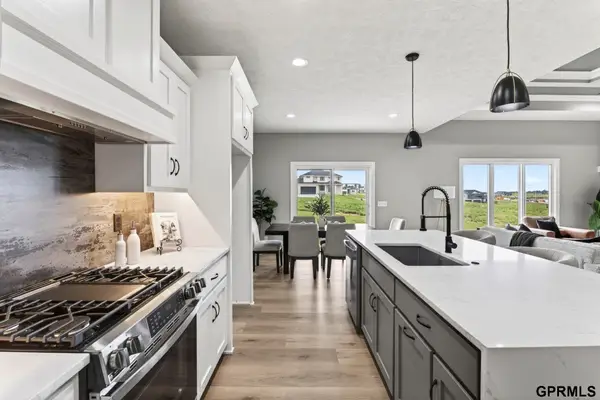 20102 S Street, Omaha, NE 68135