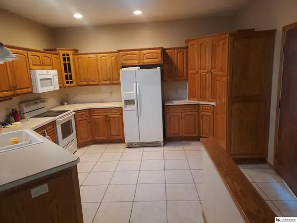 705 N White Feathers Court, Arlington, NE 68002