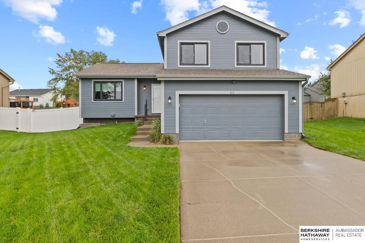 815 Clearwater Drive, Papillion, NE 68046 - #1