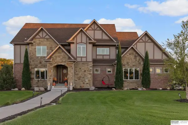 17350 Birdsong Place, Hickman, NE 68372