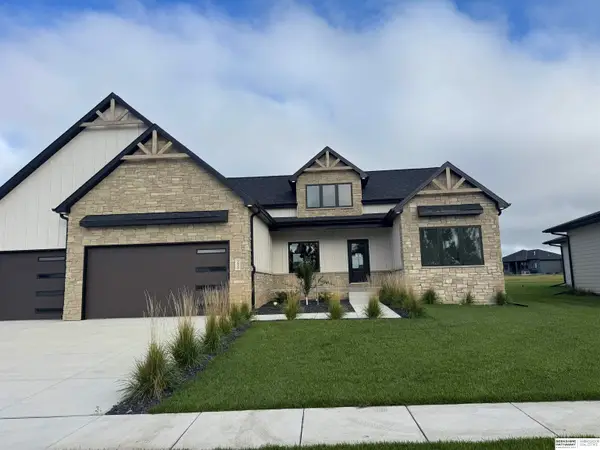3620 Tree Line Drive, Lincoln, NE 68516