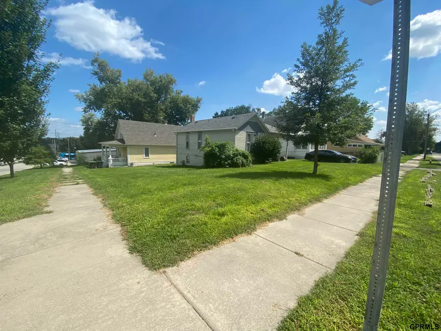 8621 N 31st Street, Omaha, NE 68112 - #2
