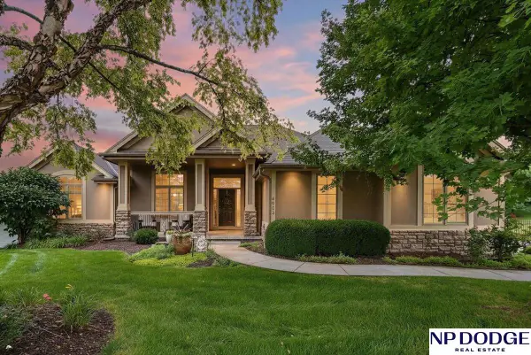 4903 Shoreline Circle, Papillion, NE 68133