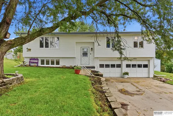 13911 Lisa Circle, Omaha, NE 68138