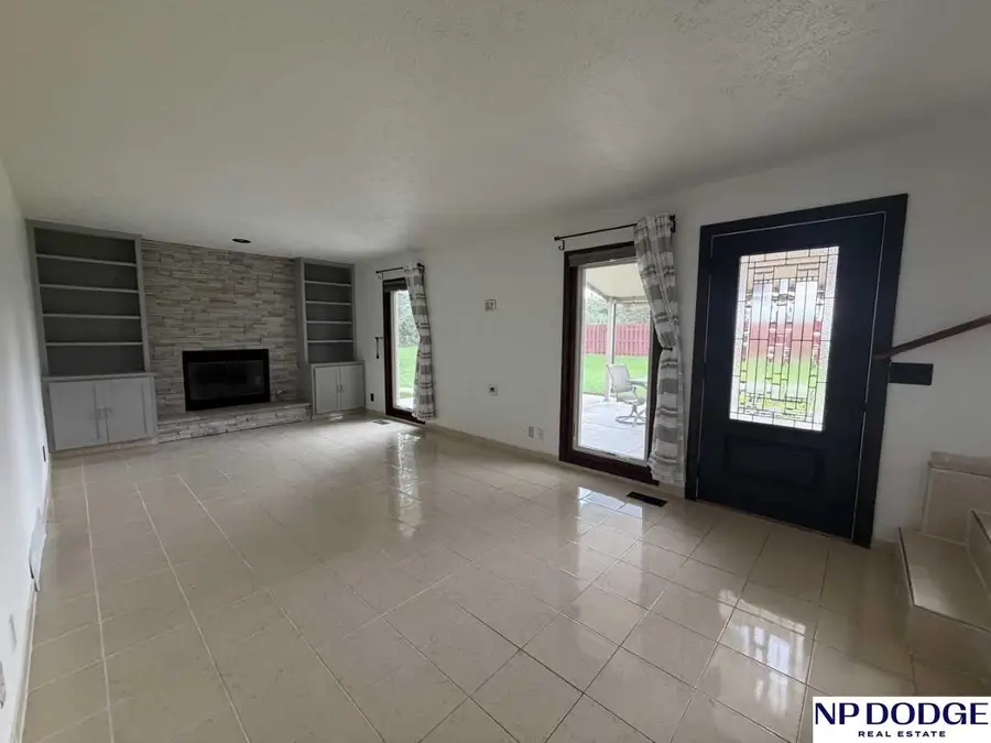 4604 S 154th Avenue Circle, Omaha, NE 68137 - #2