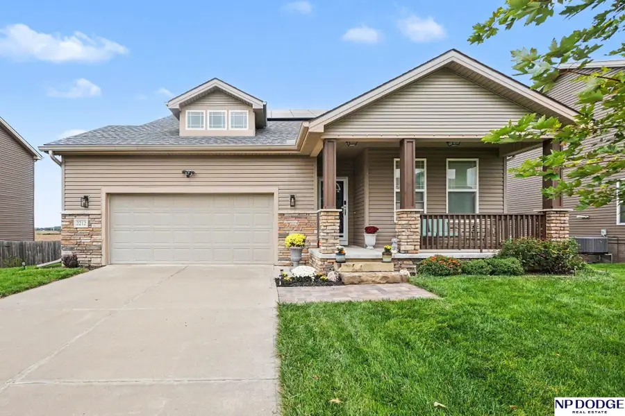 2212 Alexandra Road, Papillion, NE 68133 - #2