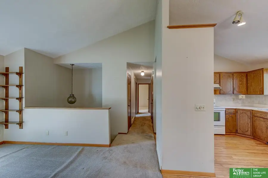 5016 Edinburgh Street, Omaha, NE 68157 - #2