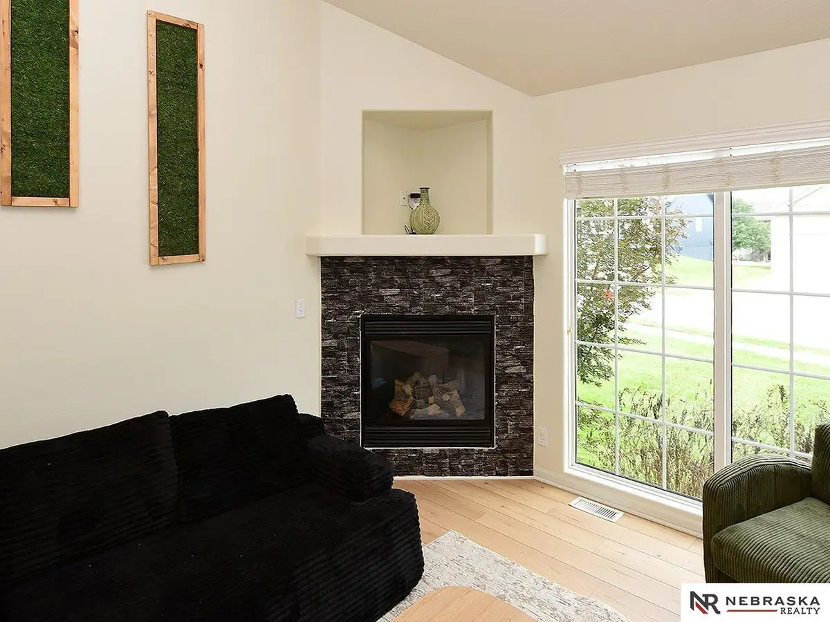 815 Edgewater Circle, Papillion, NE 68046 - #1