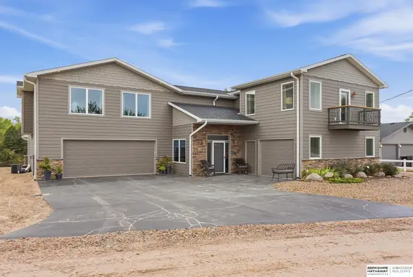 S1152 Platte Shore Drive, Fremont, NE 68025