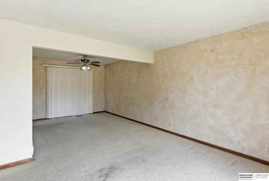 11212 Ohio Street, Omaha, NE 68164 - #2