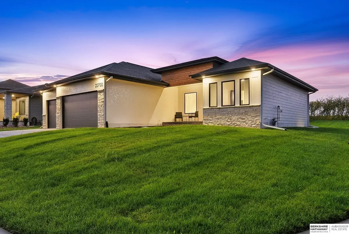 20702 Vernon Avenue, Elkhorn, NE 68022 - #1