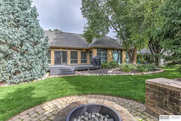 19607 Mayberry Street, Elkhorn, NE 68022