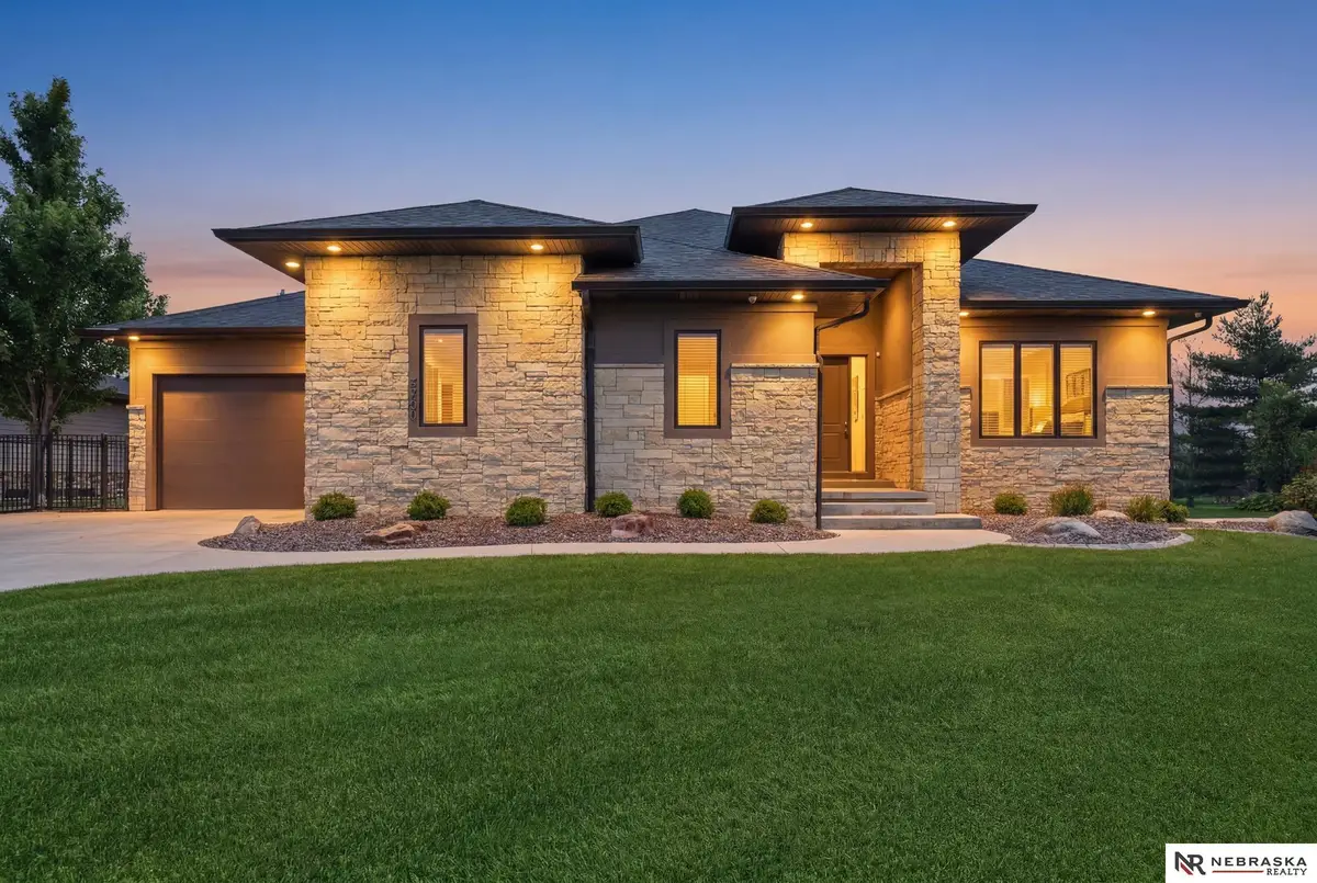 9700 Thornwood Circle, Lincoln, NE 68512 - #1