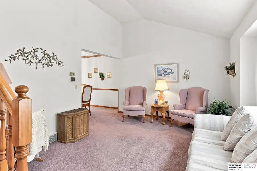 804 Auburn Lane, Papillion, NE 68046 - #2