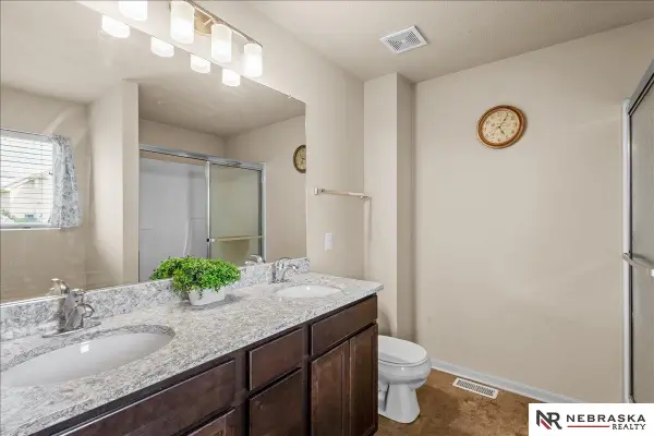 8414 Baker Street, Omaha, NE 68122