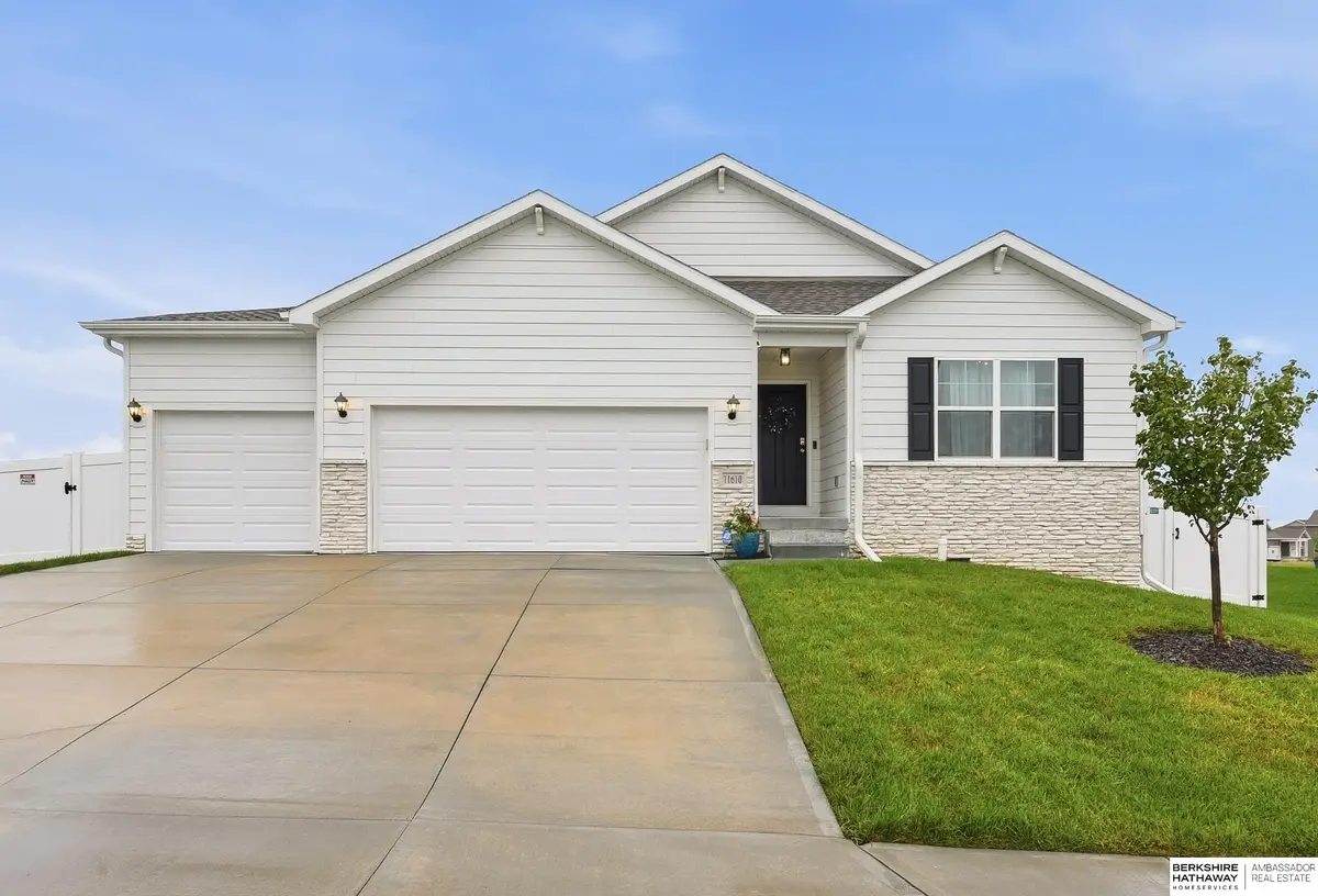 11610 Sunburst Drive, Papillion, NE 68046 - #1