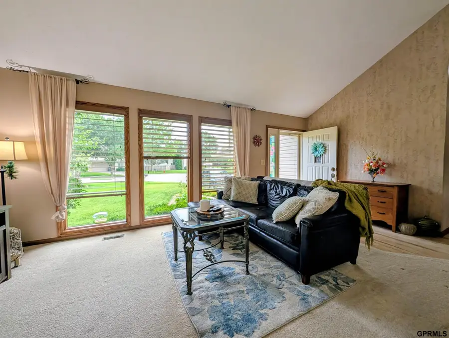 6111 Tennyson Circle, Lincoln, NE 68516 - #2