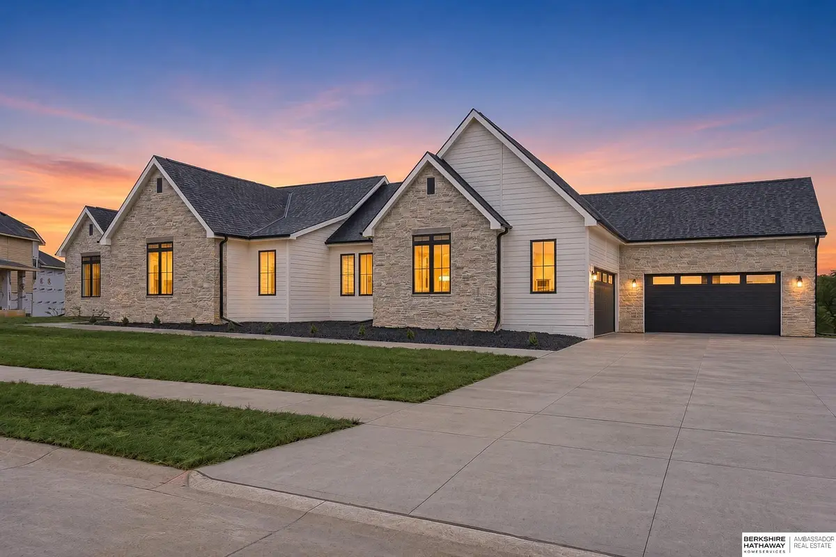 22106 Hackberry Circle, Gretna, NE 68028 - #1