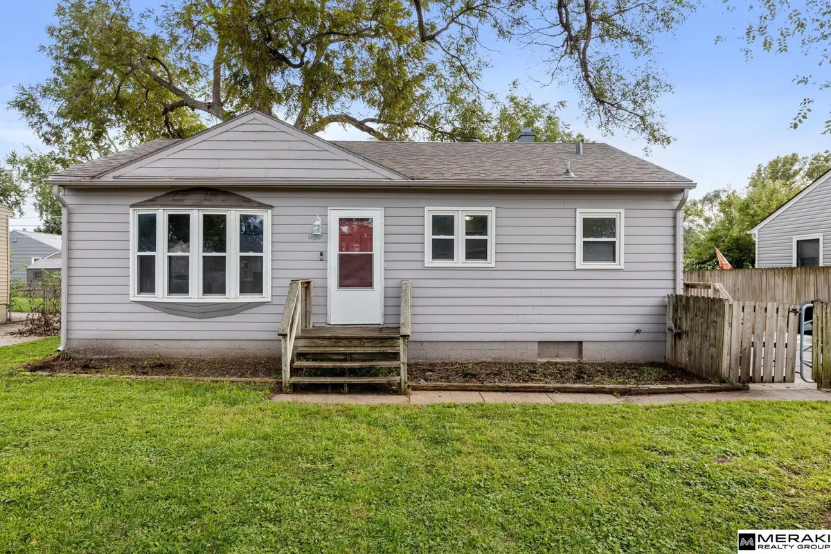 907 W 31 Avenue, Bellevue, NE 68005 - #1