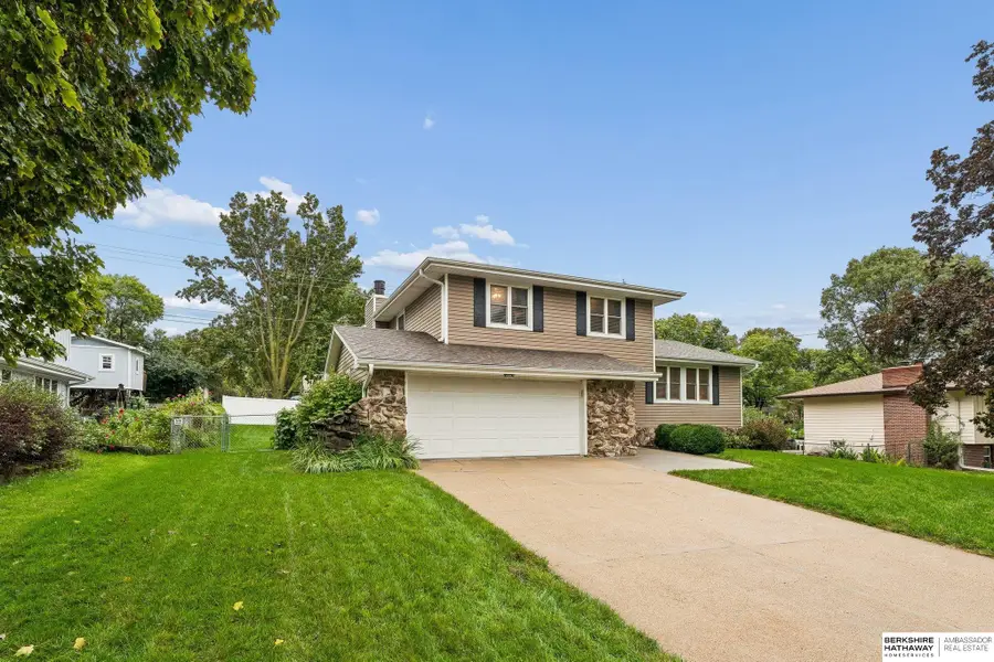 5004 N 103rd Street, Omaha, NE 68134 - #2
