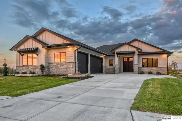 3020 S 209th Court, Elkhorn, NE 68022