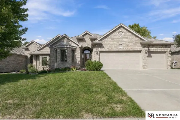 2232 Stone Creek Loop North, Lincoln, NE 68512