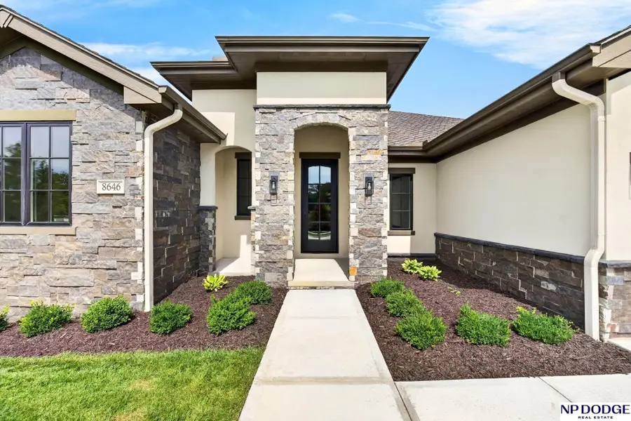 8646 Loveland Estates Court, Omaha, NE 68124 - #2