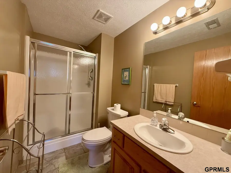 11609 Lakeview Drive, Bellevue, NE 68133 - #3