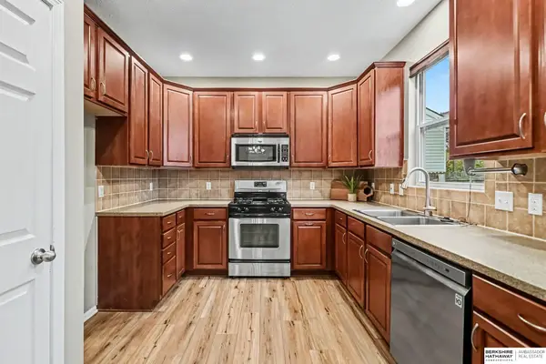 7714 N 107th Avenue, Omaha, NE 68122