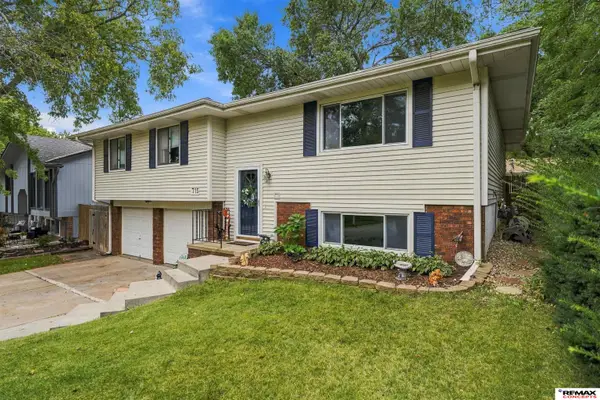 715 W Leon Drive, Lincoln, NE 68521