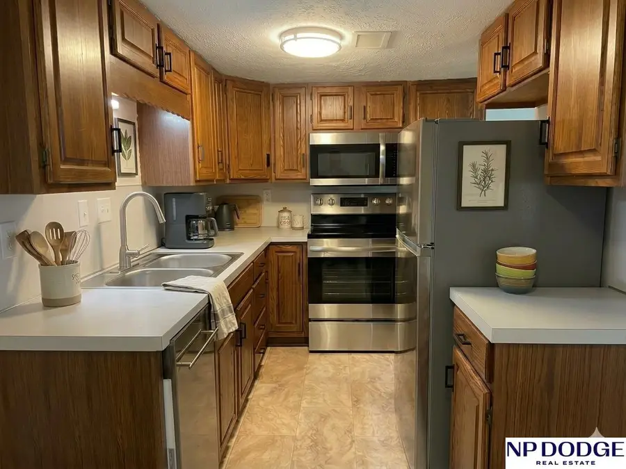 120 S 38 Avenue #APT 15, Omaha, NE 68131-3132 - #2