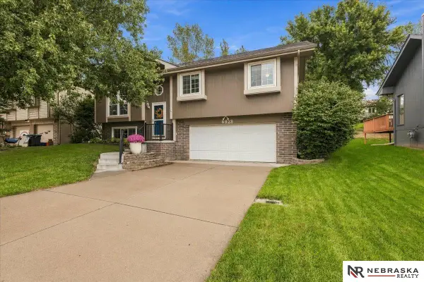 8923 N 81st Avenue, Omaha, NE 68122