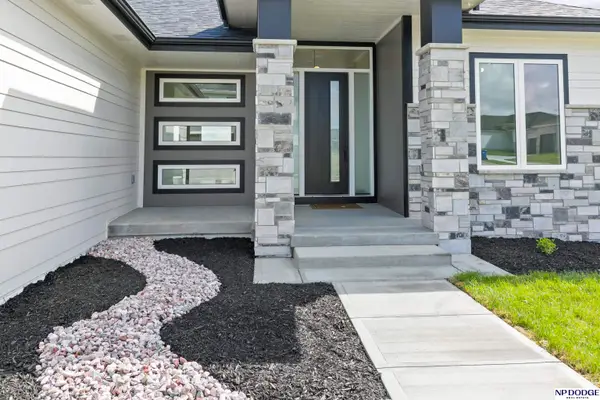 8117 S 184 Avenue, Omaha, NE 68136