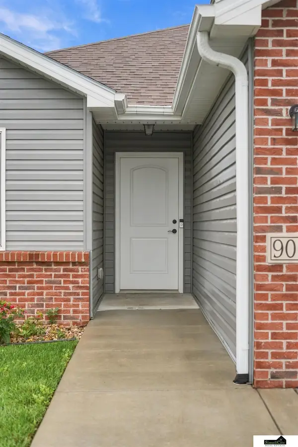 9009 Blacksmith Road, Lincoln, NE 68507