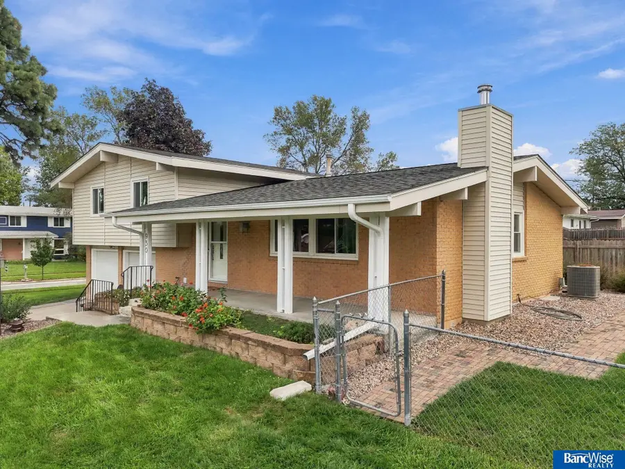 930 E Sanborn Drive, Lincoln, NE 68505 - #2