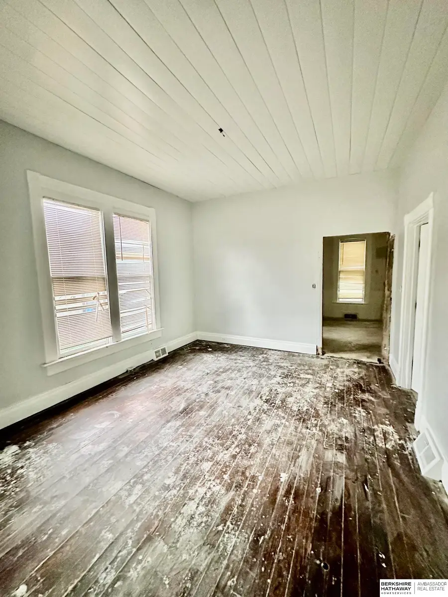1811 Missouri Avenue, Omaha, NE 68107 - #2