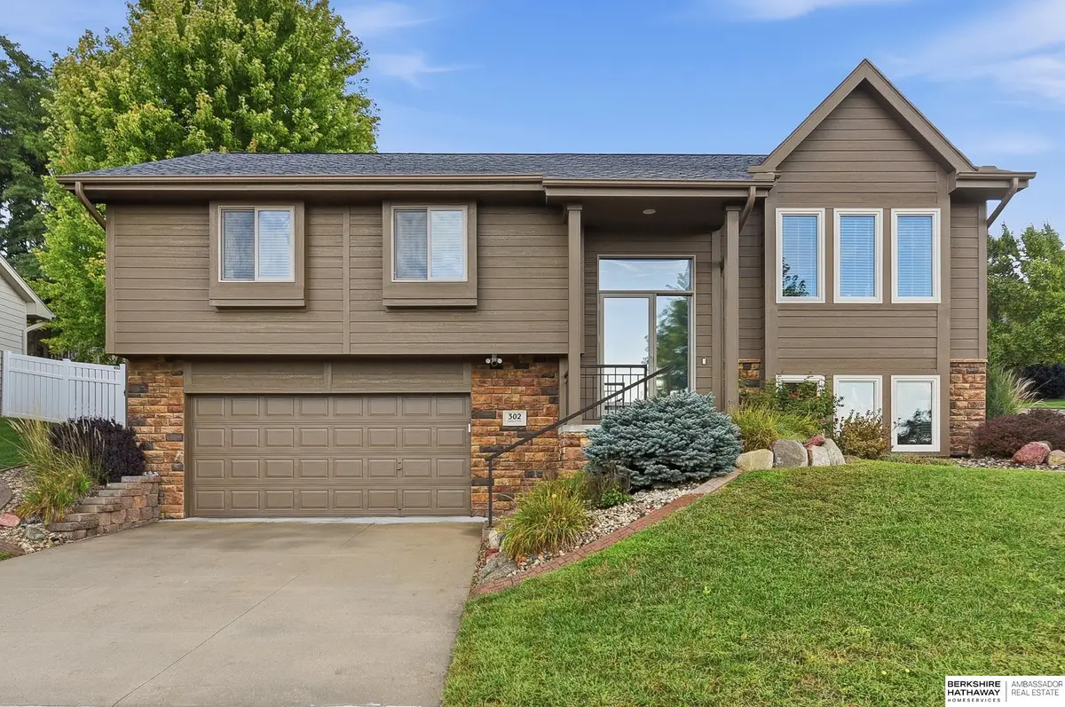 302 Carly Circle, Council Bluffs, IA 51503 - #1