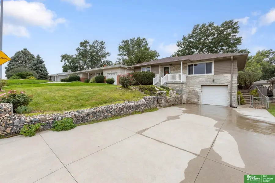 3708 S 48th Avenue, Omaha, NE 68106 - #2