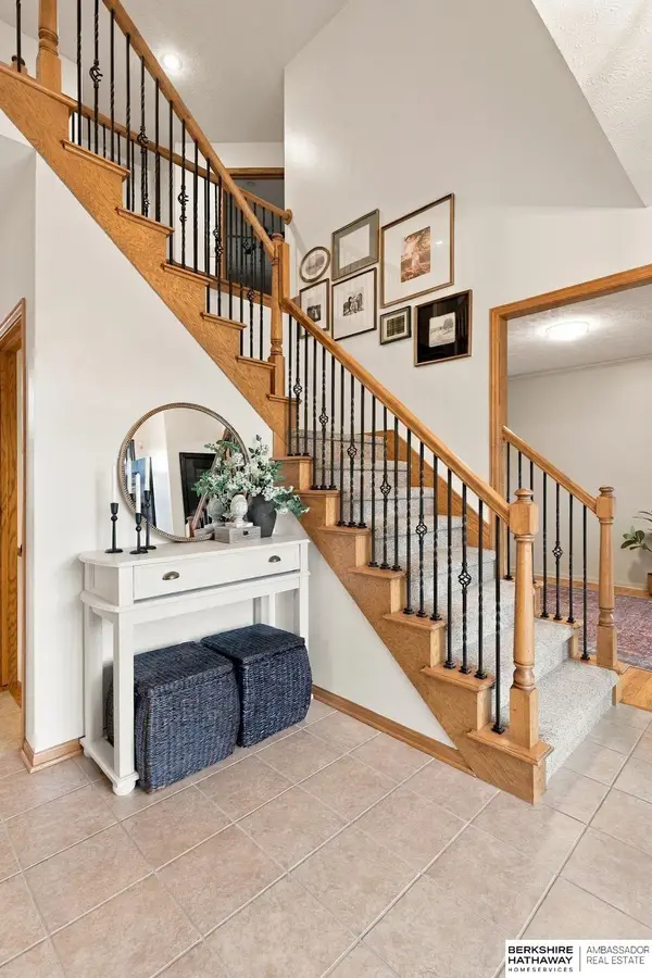 18655 Van Camp Drive, Omaha, NE 68136