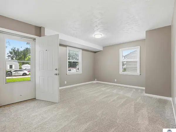 404 W 30th Avenue, Bellevue, NE 68005