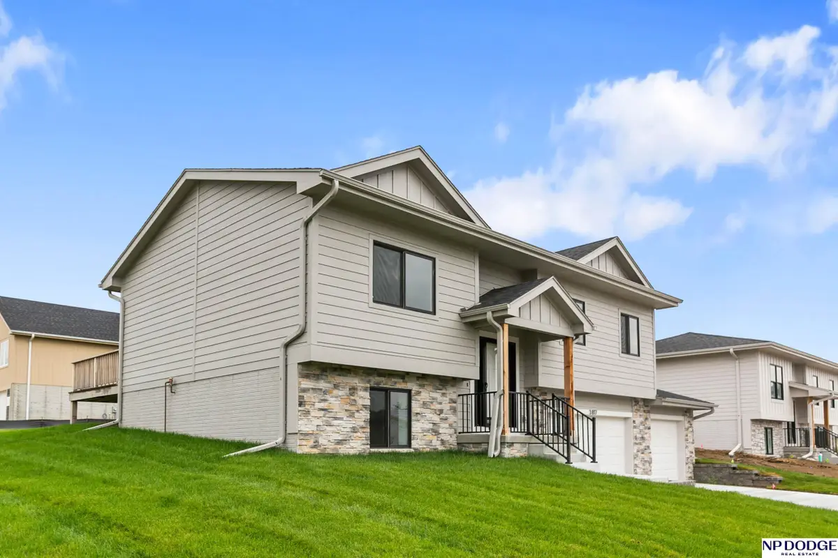 21509 Old Coach Road, Omaha, NE 68022 - #1