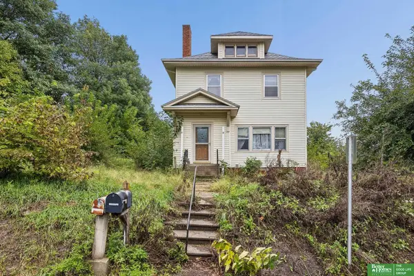109 S Davis Avenue, Oakland, NE 68045
